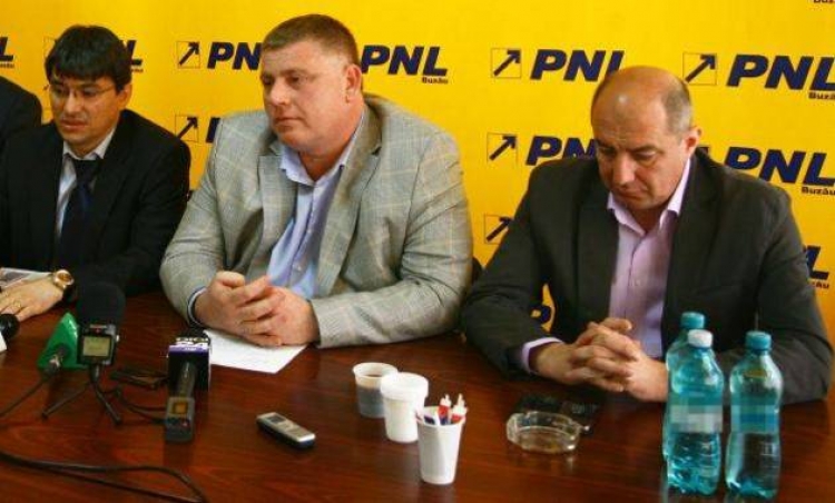 Controversatul procuror DIICOT Dorina Danielescu de la crima organizata Ploiesti a ajuns, peste noapte, fara sa faca vreo ora de armata, colonel. Pe linie de partid.